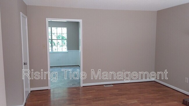 Foto del edificio - 5262 Dug Hollow Rd