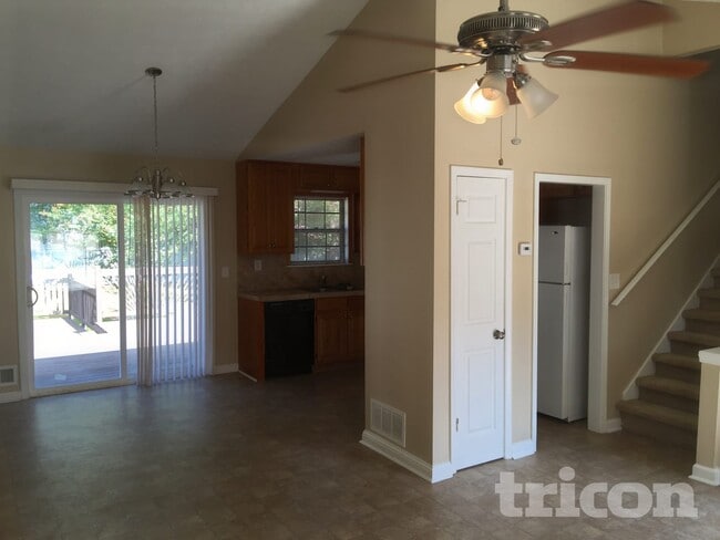 Building Photo - 200 Gage Ct