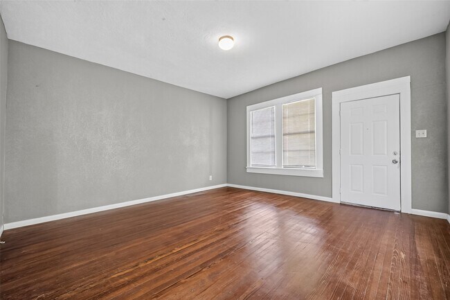 Foto del edificio - 3010 Garrow St