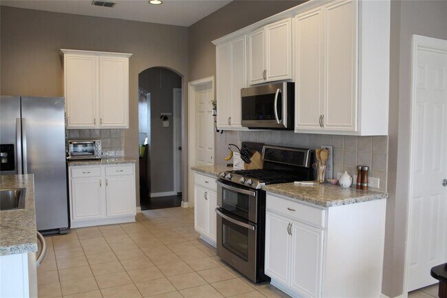 Foto del edificio - 13360 Austin Stone Dr