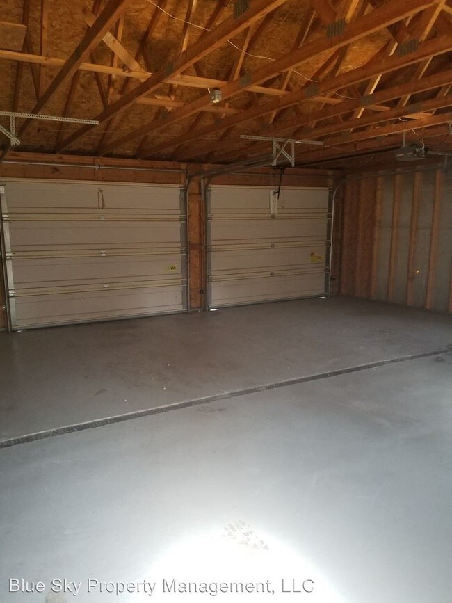Foto del edificio - 3 br, 1 bath House - 529 N Foster Ave