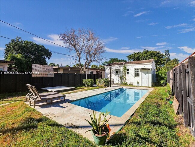 Photo - 1634 Rodman St House