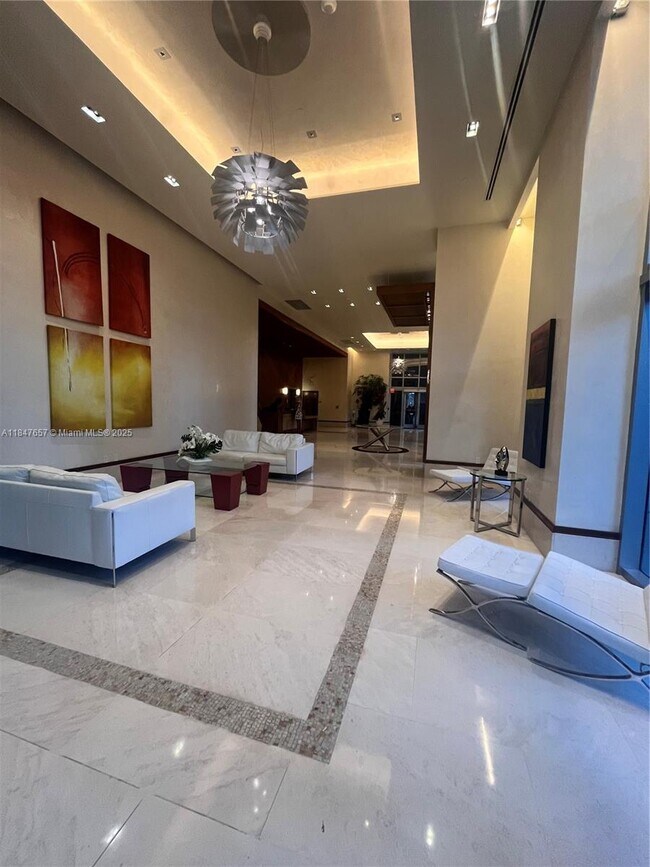 Building Photo - 1060 Brickell Ave