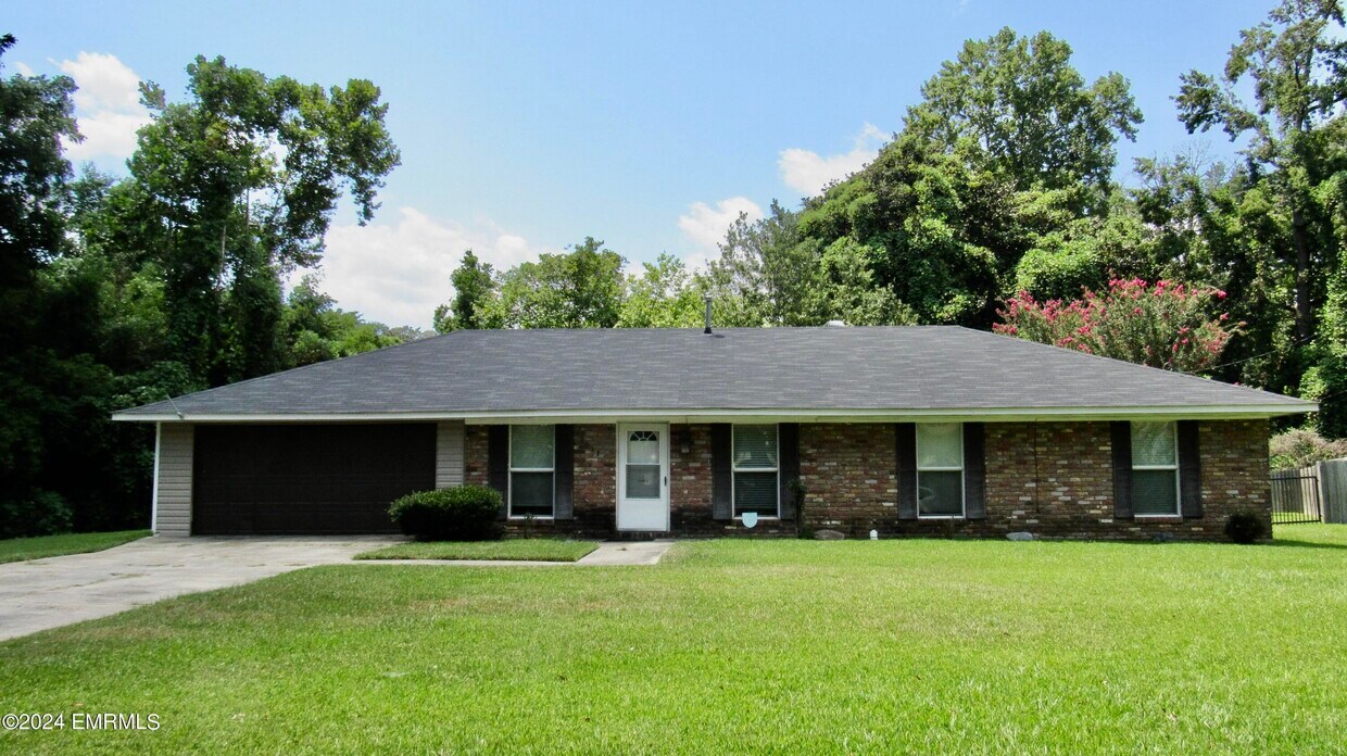 Primary Photo - 3017 Parkway Blvd