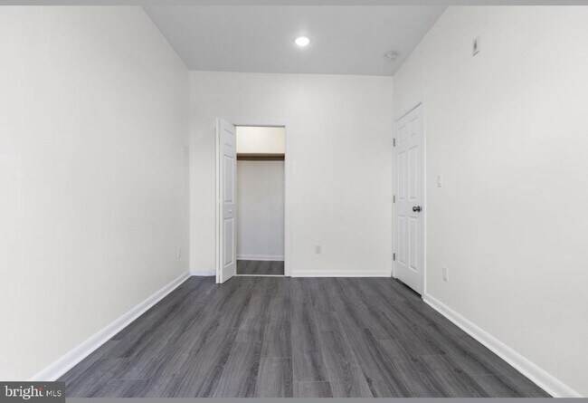 Foto del edificio - 1118 W Lehigh Ave