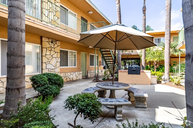 Building Photo - 316 Gladys Ave.