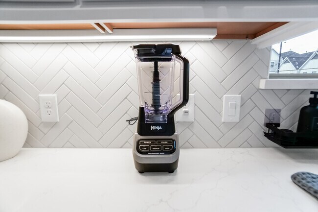 Ninja Blender - 821 Burnett St