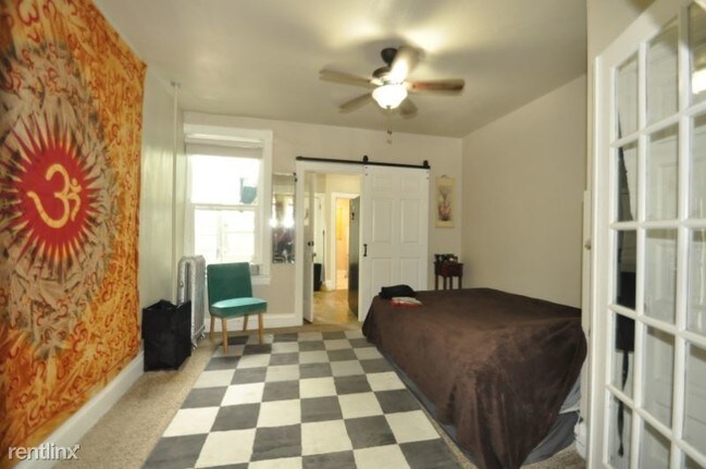 Foto del edificio - 1863 N Clarkson St