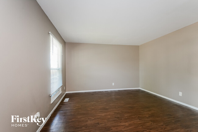 Building Photo - 4846 Cloverfield Trail