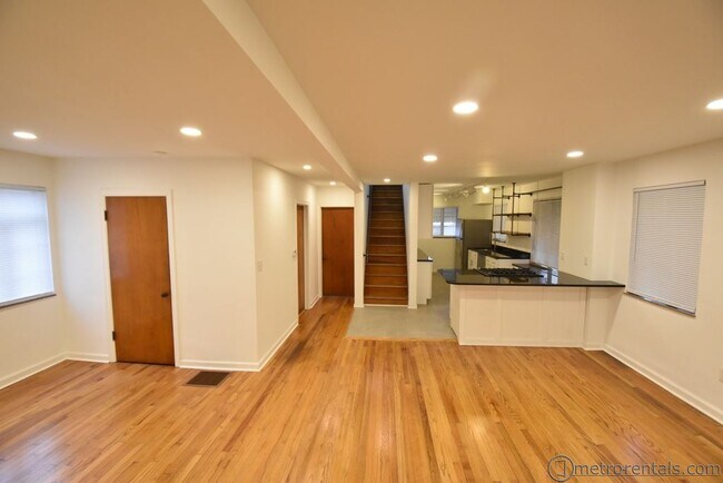 sala de estar/cocina - 323 E Livingston Ave