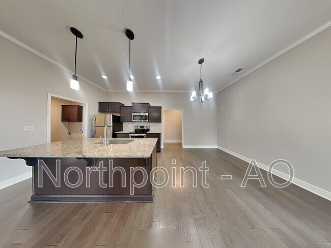 Foto del edificio - 241 Jenny Ln