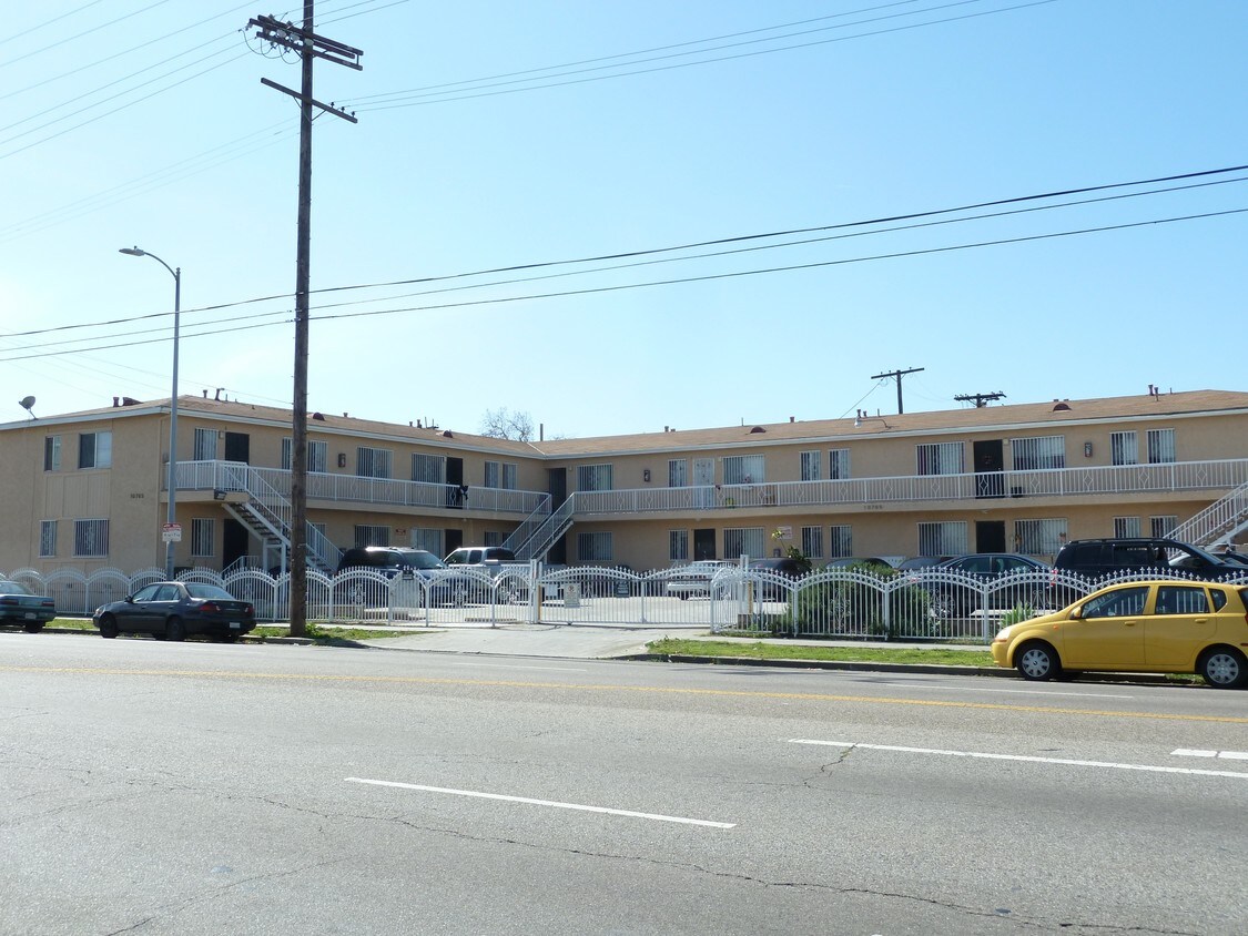 Primary Photo - 10705 S Figueroa St