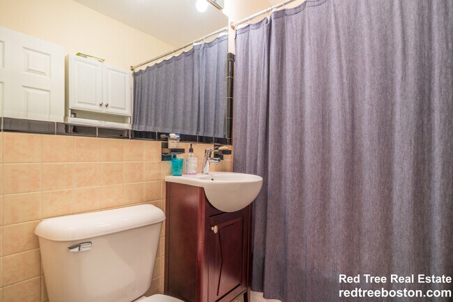 Foto del edificio - 65 Strathmore Rd