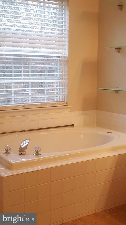 Foto del edificio - 7107 Finch Ln