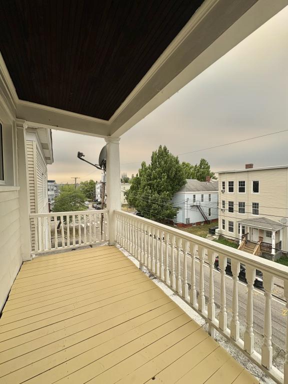 Building Photo - 203-205 Pine St Apt 5