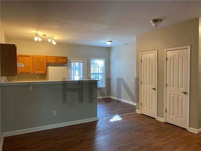 Building Photo - 1426 Eric St SE