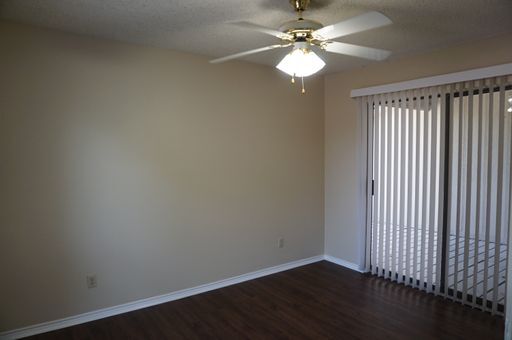 Foto del edificio - North Central SA - Thousand Oaks / 281 / 1604