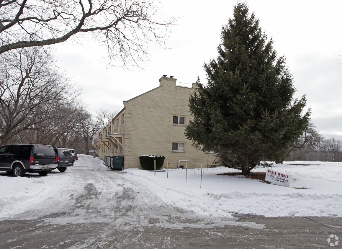 Building Photo - 1160 E Singer Cir