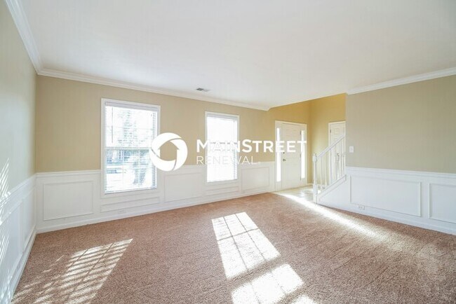 Foto del edificio - 4 Bedroom Pet-Friendly Home in Louisville, KY with Main Street Renewal