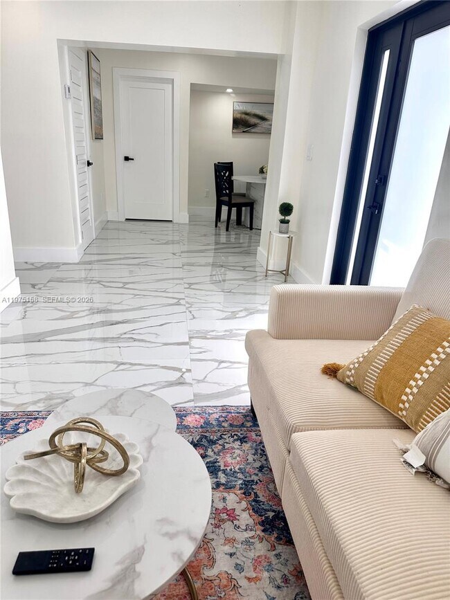 Foto del edificio - 237 NE 110th Terrace