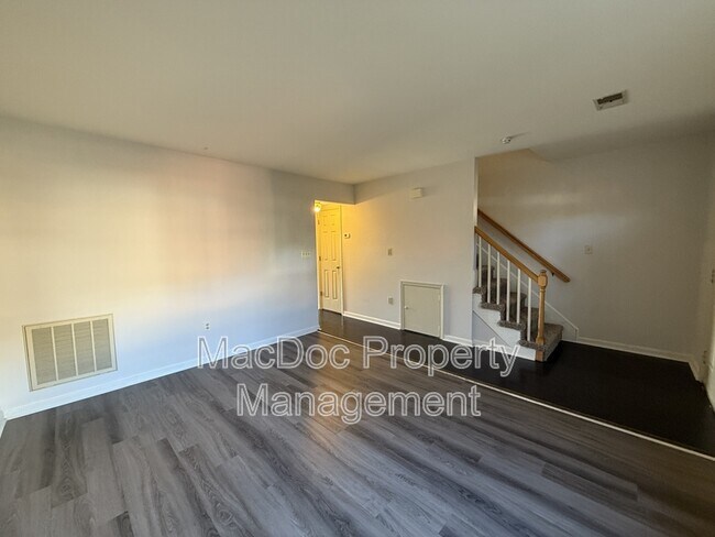 Foto del edificio - 169 Farrell Ln