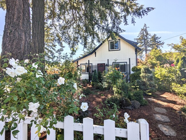 Front - 4409 SE 89th Ave