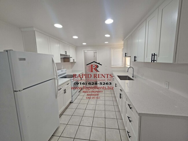 Building Photo - 1622 Sandalwood Dr
