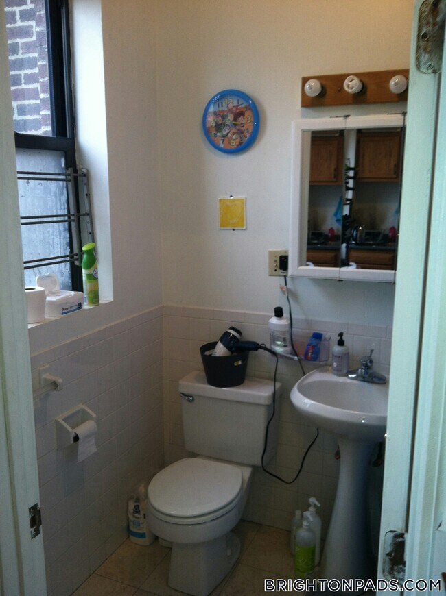 Building Photo - 11 Cummings Rd