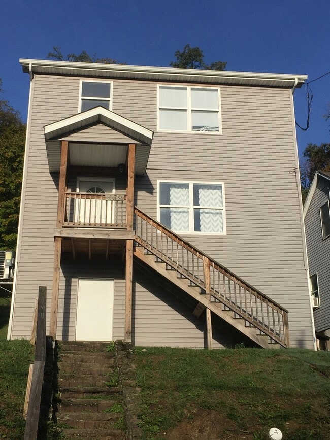 Building Photo - 539 Stewart St