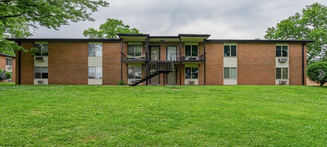 Building Photo - 2601 Hillsboro Pike
