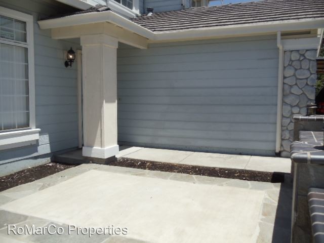 Building Photo - 4704 Vista Grande Dr