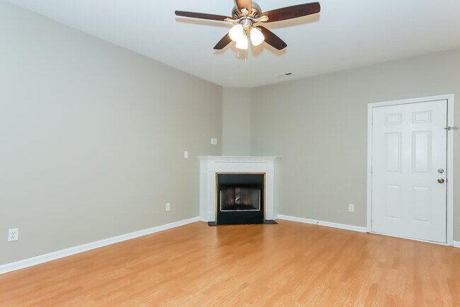 Foto del edificio - 114 Sun Ridge Dr