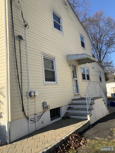 Building Photo - 531 Walnut St
