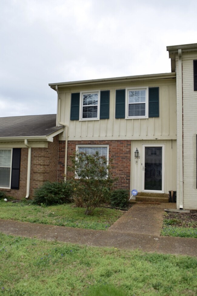Building Photo - Updated photos coming soon…Great 2 Bedroom 1 1/2 Bath Townhome Now Available in River Plantation!