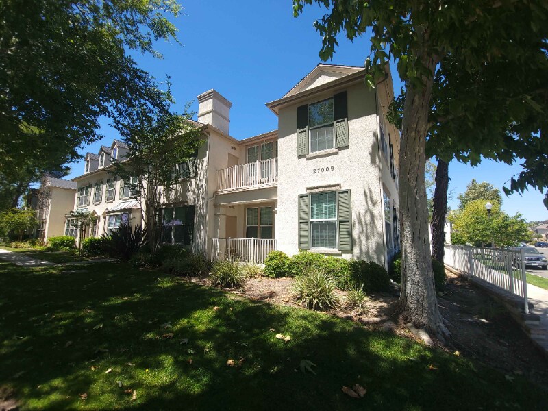 27009 Channel Ln Unit 2, Santa Clarita, CA 91355 Condo for Rent in