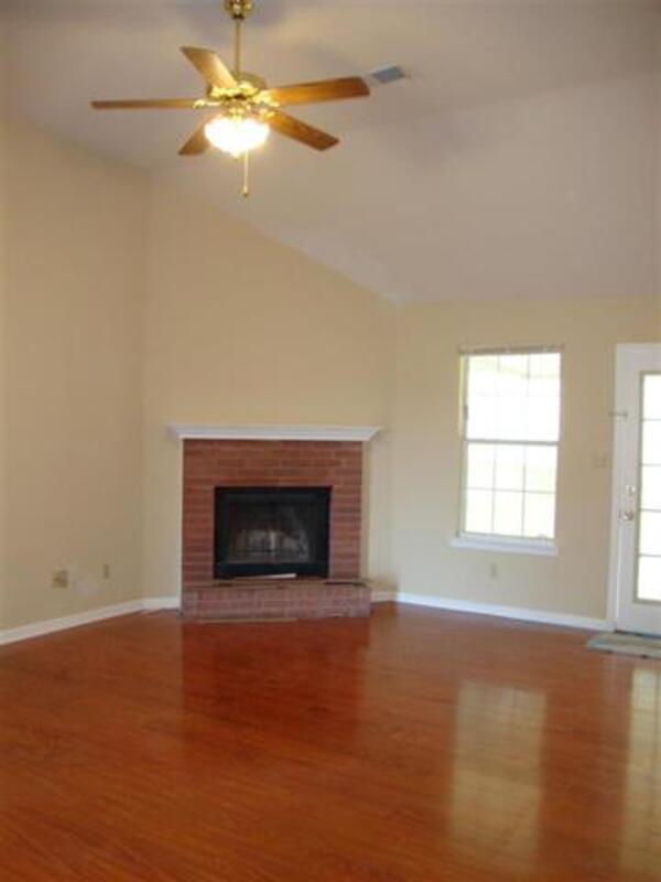 Foto del edificio - 7055 Showboat Ln