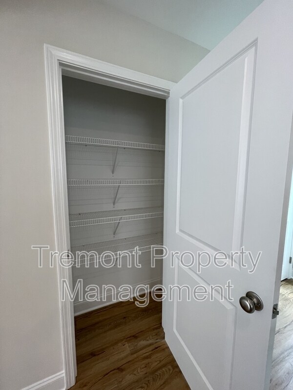 Foto del edificio - 1944 Lynnbrook Ave