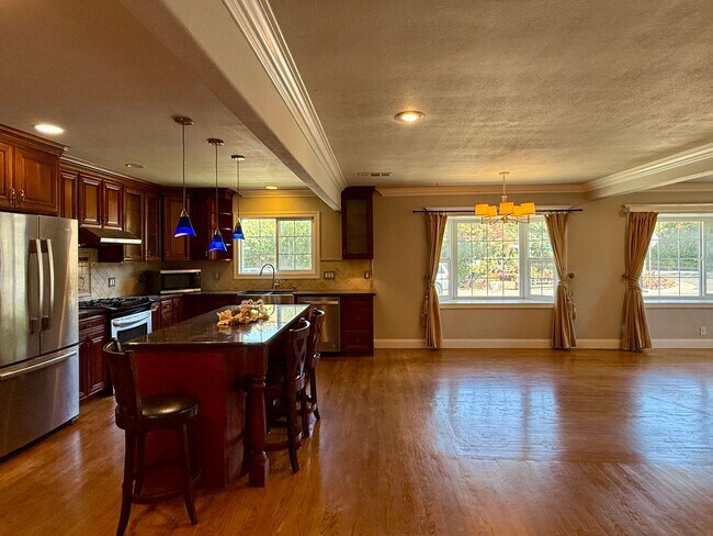 Foto del edificio - Bright and Spacious 3 Bedroom 2 Bath Home ...