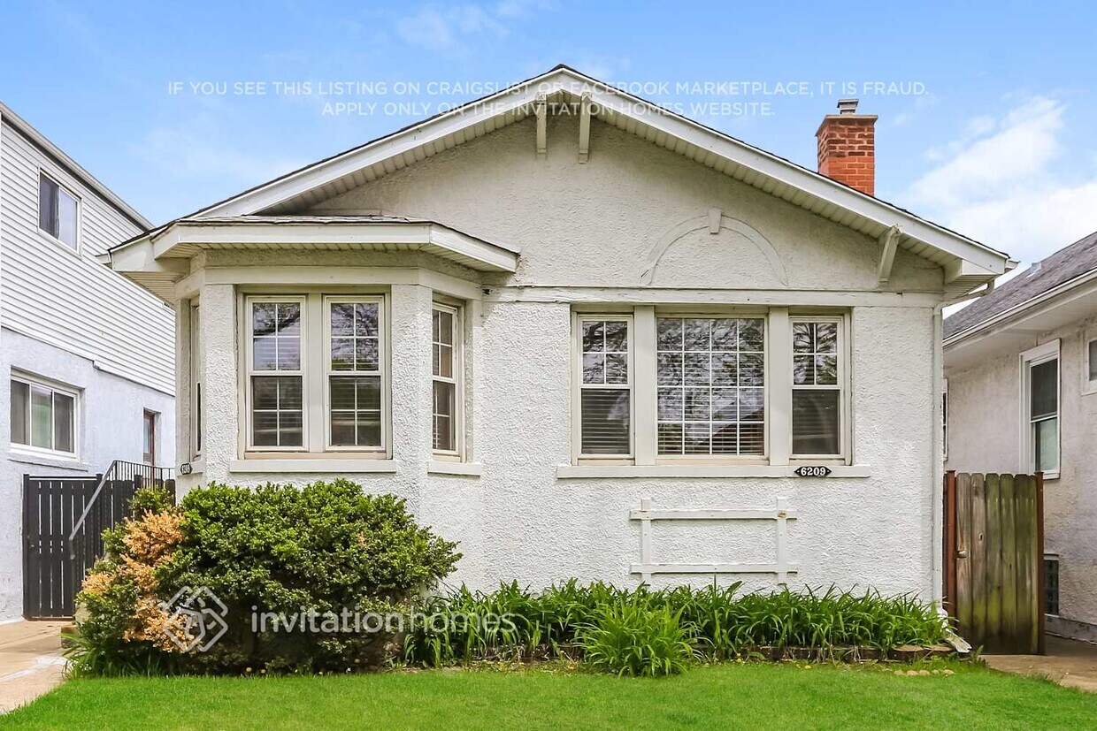 Foto principal - 6209 N Maplewood Ave