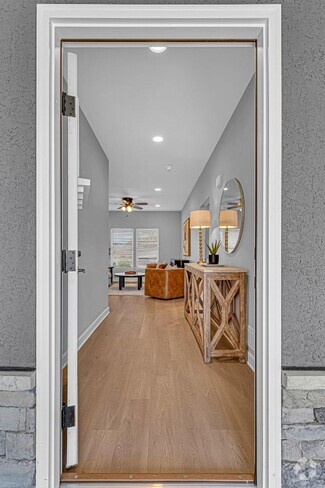 Building Photo - 1112 Regan Circle