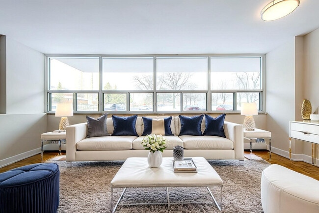 Building Photo - Esterbrooke Apartments