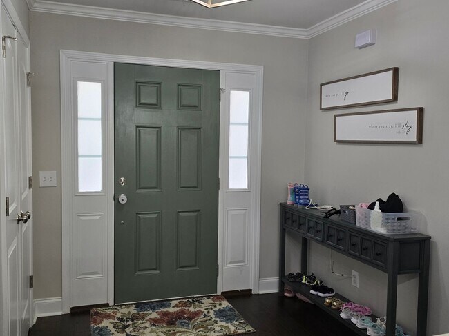 Building Photo - Beach Forest Subdivision 4 Bedrooms/2 Bath...