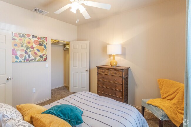 2HAB, 2BA - 858 ft² - Elm Creek