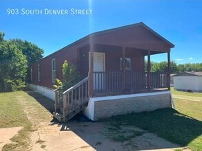 Building Photo - 903 S Denver St
