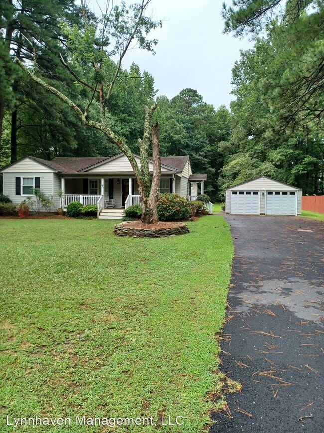 Building Photo - 3 br, 2 bath House - 4729 Charlton Dr