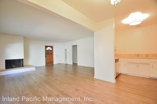Building Photo - 1141 11th St