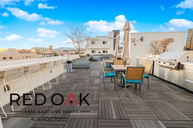 Foto del edificio - 11649 Mayfield Ave