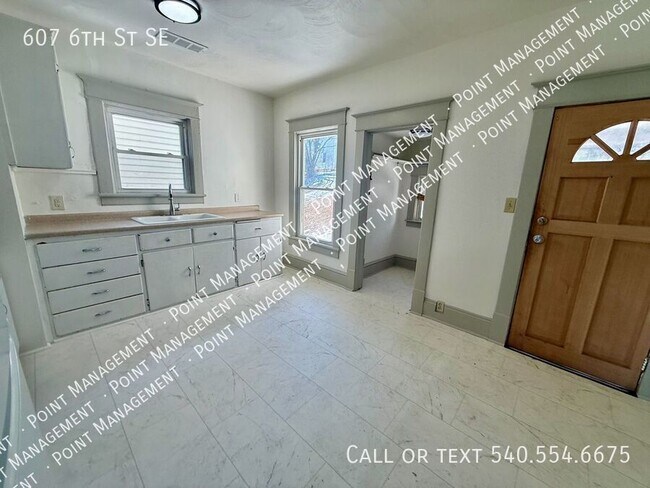 Foto del edificio - 607 6th St SE