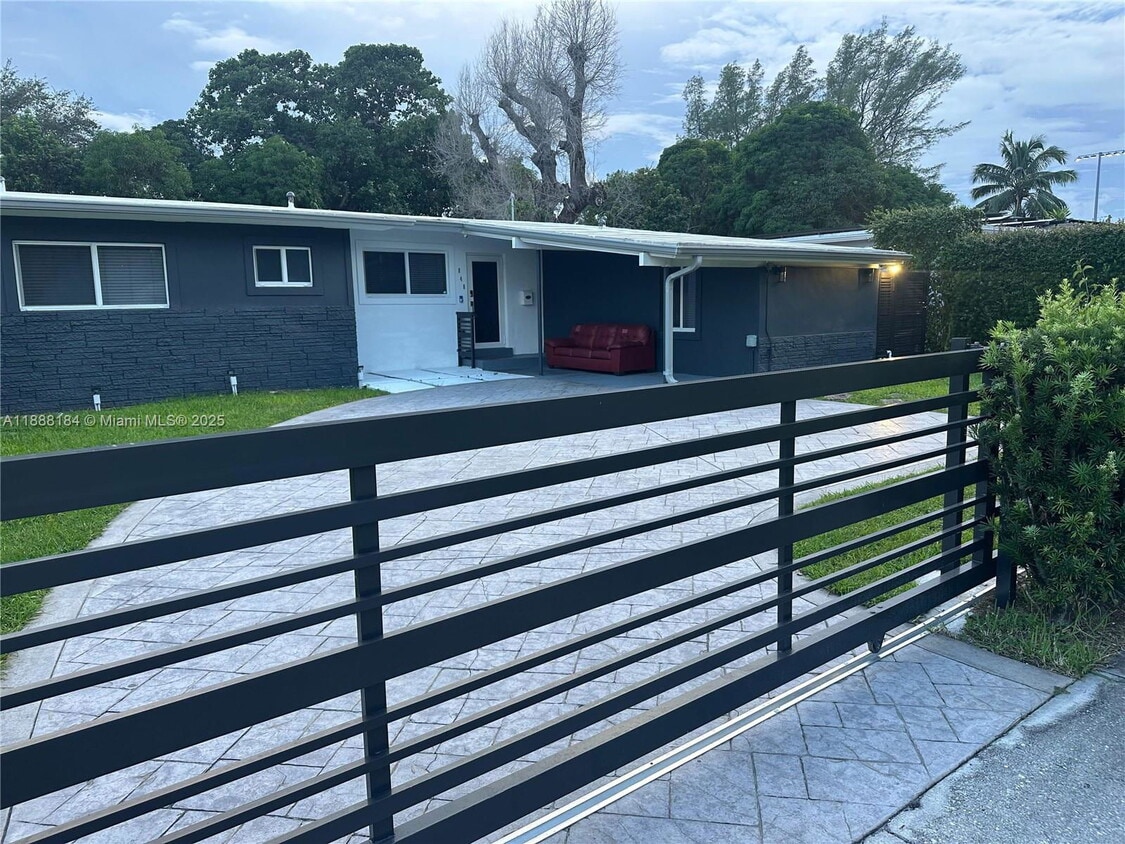 Photo - 840 Northeast 159th Street, North Miami Beach, FL 33162 - 3 BR 2 BA single-family home