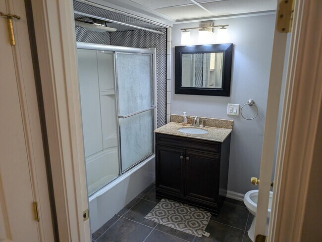 Foto del edificio - 24540 Pinehurst Ave